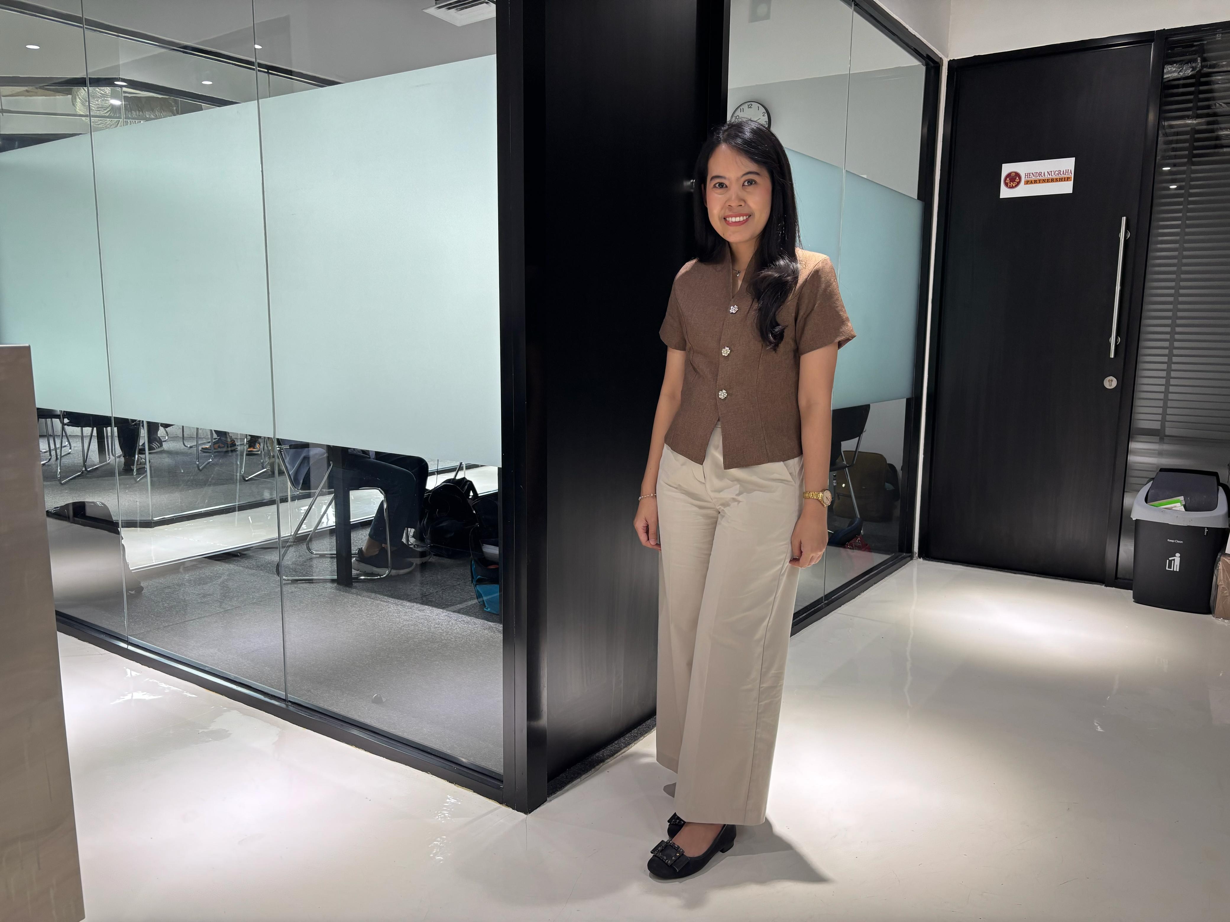 Consultant 2